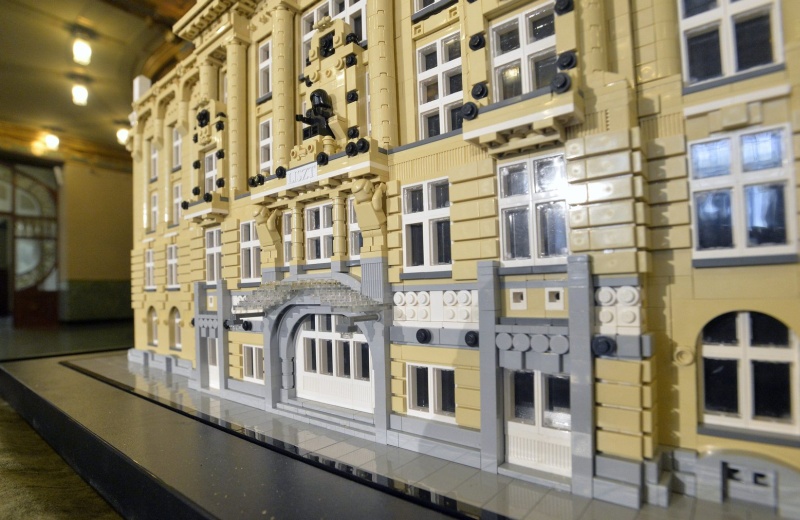 A Zeneakadémia LEGO kockákból felépített makettjének bemutatója - MTI fotó: Máthé Zoltán