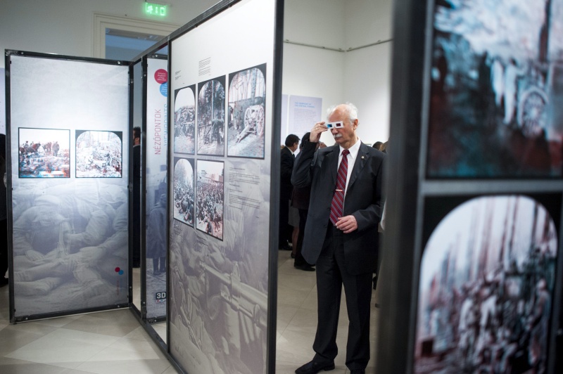 Térhatású fényképek a nagy háborúról című kiállítás megnyitóján a Magyar Nemzeti Múzeumban 2014. december 19-én. MTI Fotó: Marjai János
