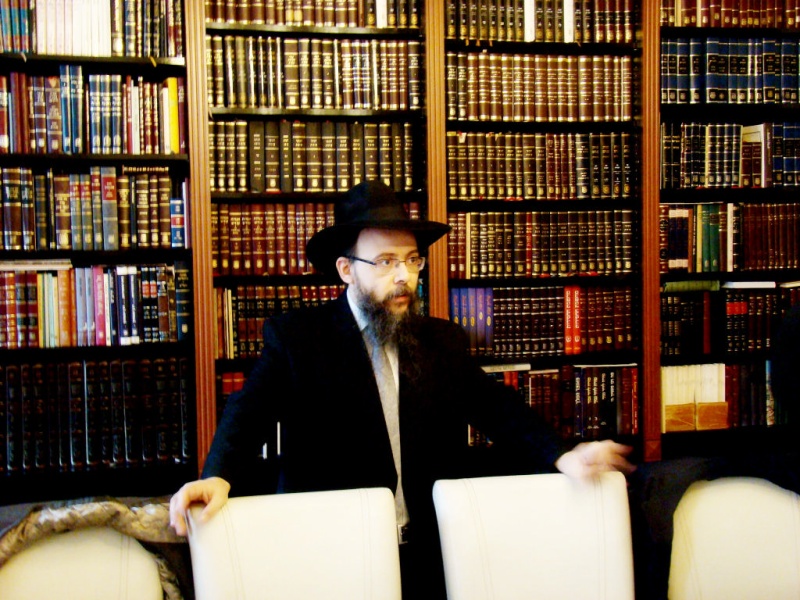 Oberlander Báruch rabbi és a könyvtár