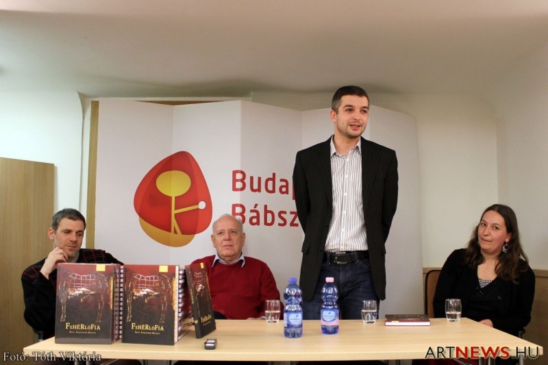 Szálinger Balázs: Fehérlófia könyvbemutató a Budapest Bábszínházban 2015. január 21-én. - Fotó: Tóth Viktória