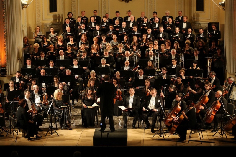 Verdi Requiemje a Kodály Filharmonikusokkal és a Kodály Kórussal, vezényelt: Kovács László